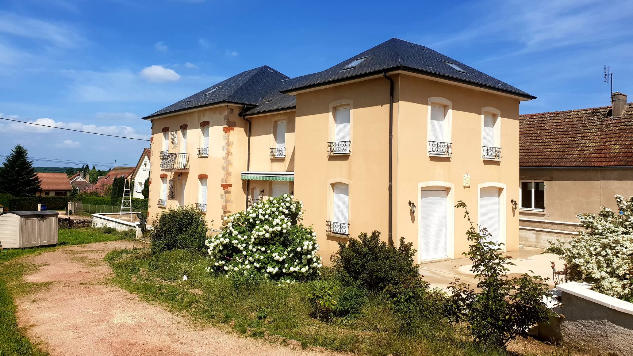 Renovation facade louhans 71500 après